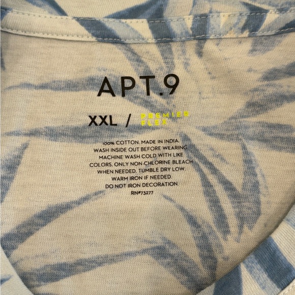 Apt. 9 Blue and White Short Sleeve Tee Tropical Design - Picture 2 of 3
